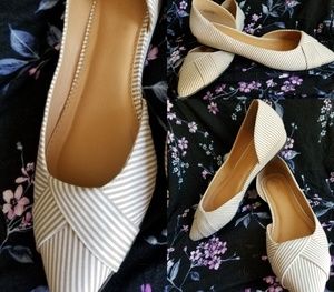 Pointed striped shoes